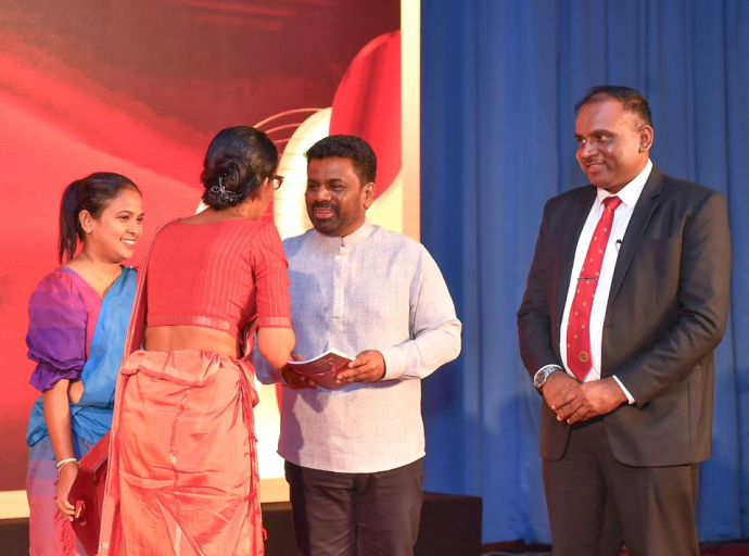 නූතන රාජ්‍ය සේවයක් ගොඩනැඟීමට ලබන වසරේ අයවැයෙන්  ප්‍රතිපාදන  - ජනපති